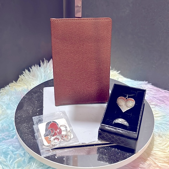 🌟🌟 Louis Vuitton ID / CC holder - Picture 1 of 8